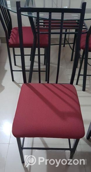 স্টিল ফ্রেমের গ্লাস টপ চার সিটের ডাইনিং টেবিল