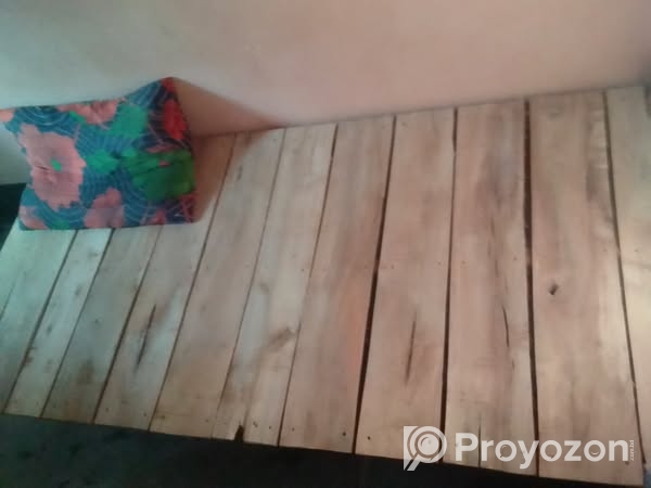 Akta bed r akta table bikri kora hobe