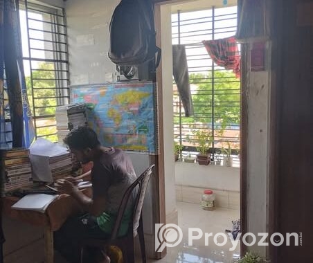 লেবুর মোড়ে শাপলা ছাত্রাবাসে ডাবল বেডের