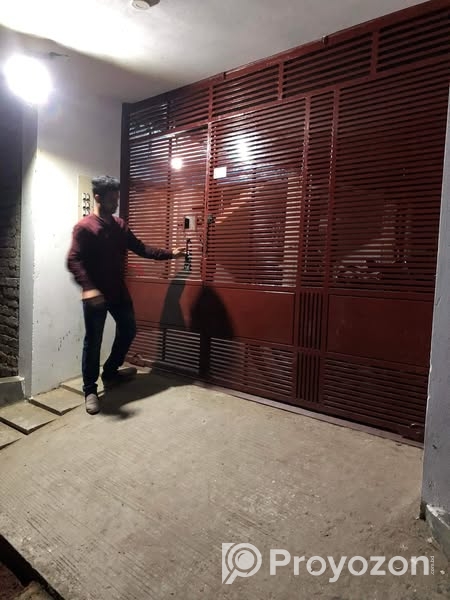 লেবুর মোড়ে শাপলা ছাত্রাবাসে ডাবল বেডের