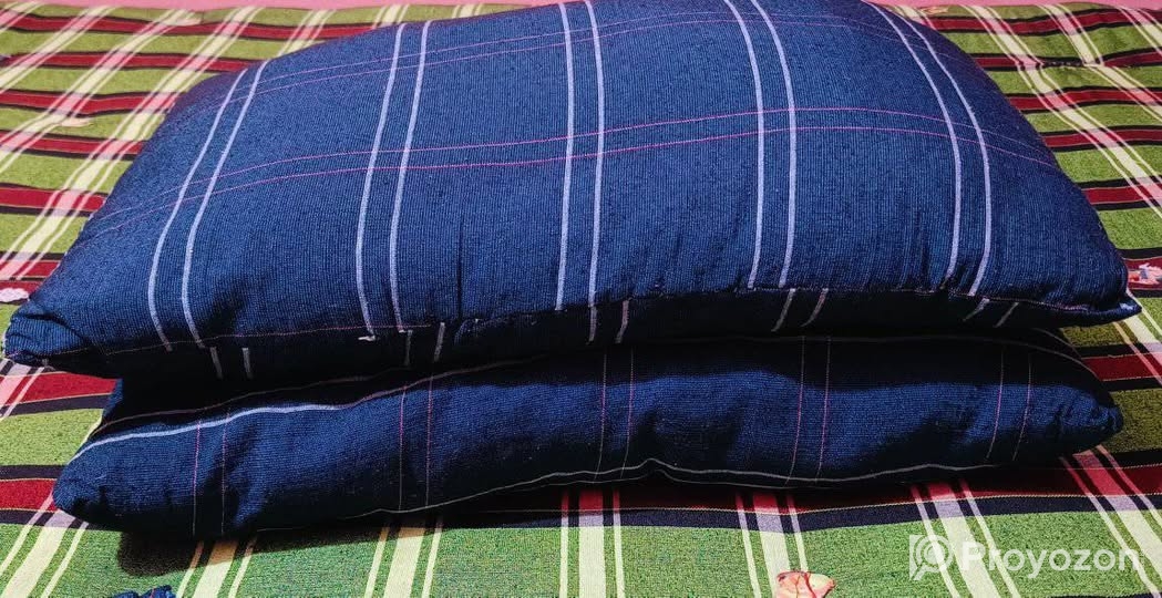 বালিশ দুইটা বিক্রি হবে