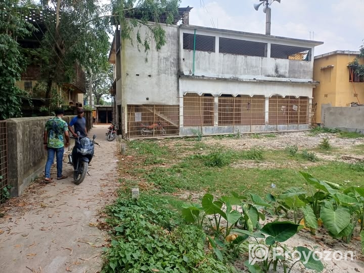 পাঁচ শতক জমি বিক্রয় হইবে।