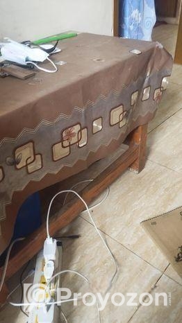 কম্পিউটার টেবিল