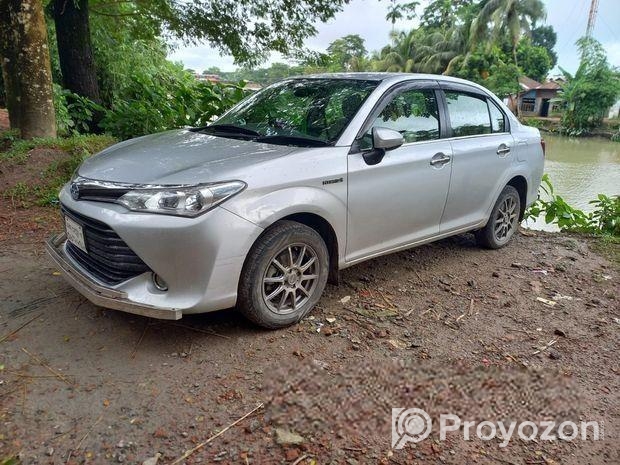 Toyota Axio Hybrid 2015