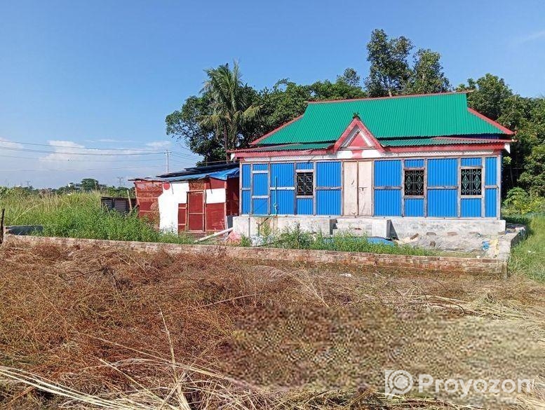 জরুরী ভিত্তিতে নতুন বাড়ি বিক্রি হবে