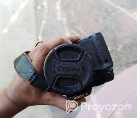 Canon 700d camera