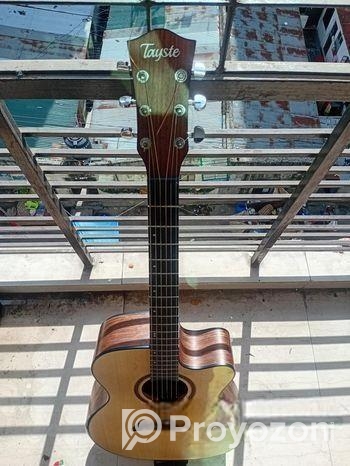খুব কম দামে Authentic Guiter