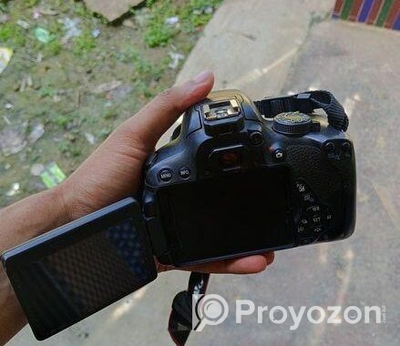 Canon 700d camera