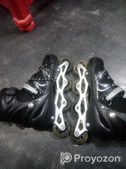 স্কেটিং জুতা