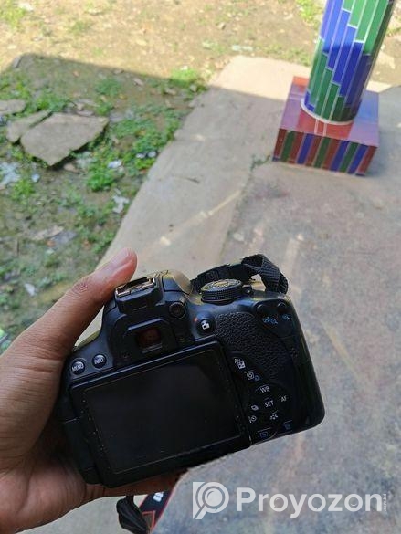 Canon 700d camera