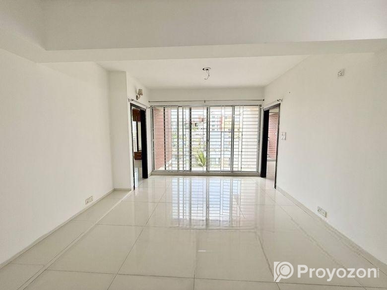 2400 SFT Luxarious Semi furnished apartment rent at 7 th floor Ut