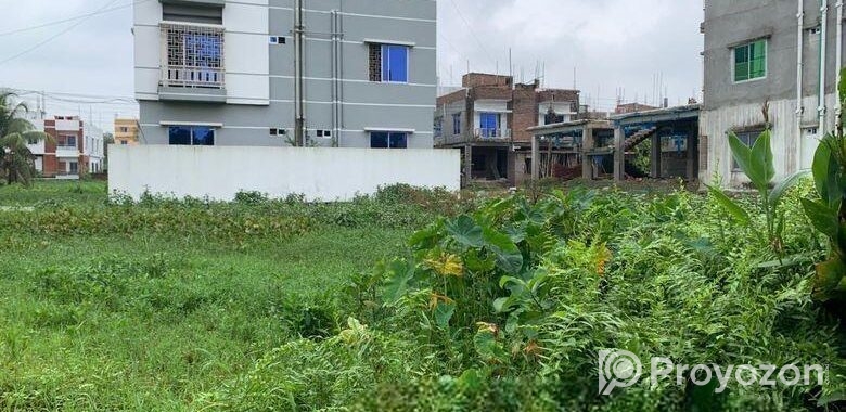 দক্ষিন মুখি বসবাসের জন্য সুন্দর জমি বিক্রয় হবে।