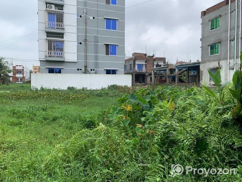 দক্ষিন মুখি বসবাসের জন্য সুন্দর জমি বিক্রয় হবে।