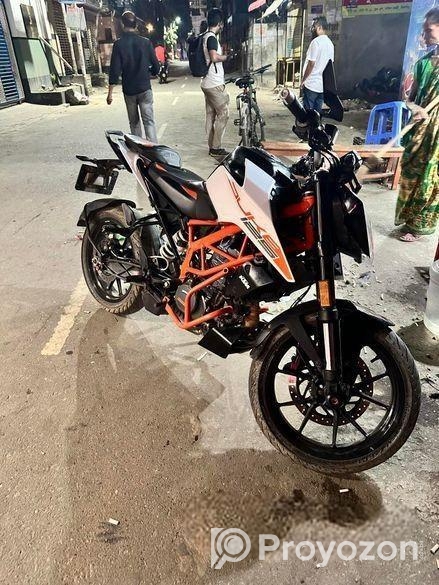 KTM Duke 125 ` 2022