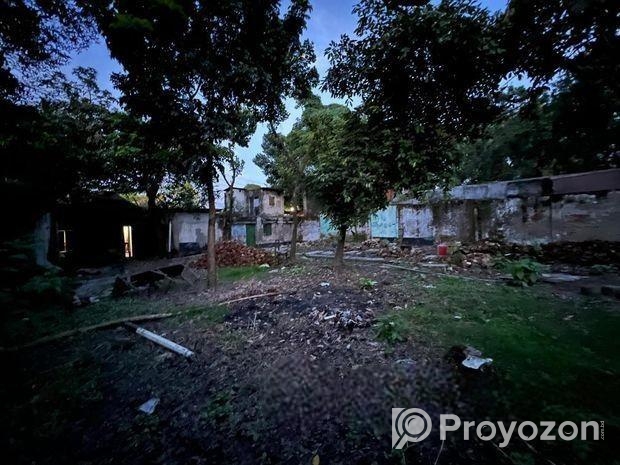 station commercial land