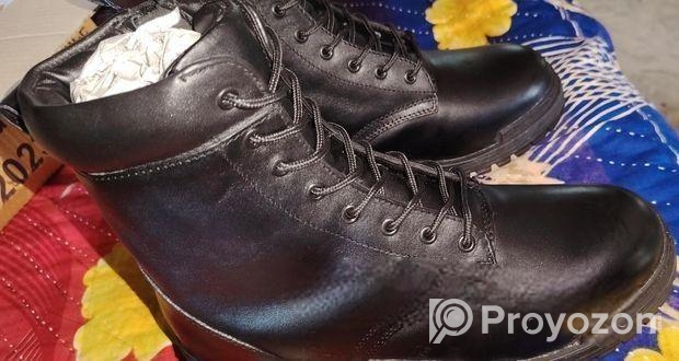 নতুন চামরা বুট