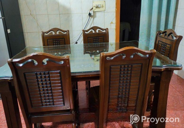 ডাইনিং টেবিল ও ৬ টি চেয়ার