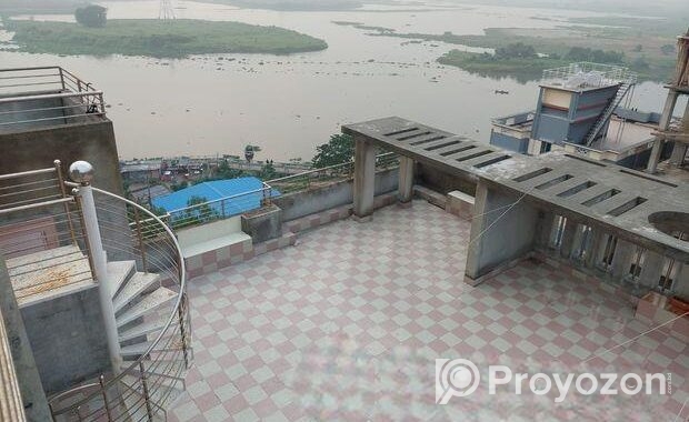 নদীর পাড়ে মনোরোম ফ্ল্যাট ভাড়া হবে