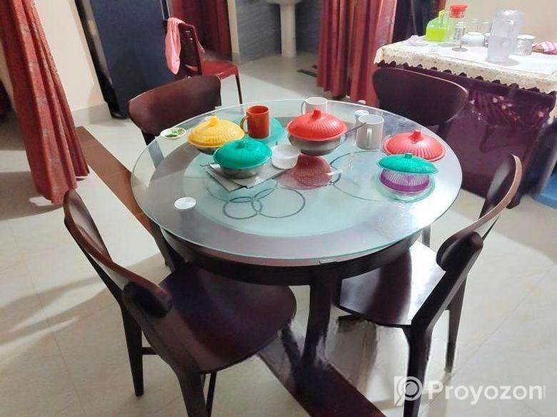 হাতিলের একটি ডাইনিং টেবিল ও ৪ টি চেয়ার বিক্রয় হইবে