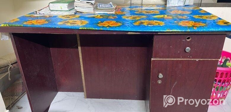 পুরানো অটবির টেবিল