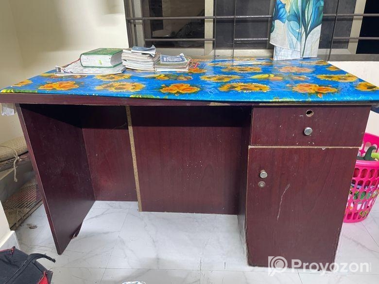 পুরানো অটবির টেবিল