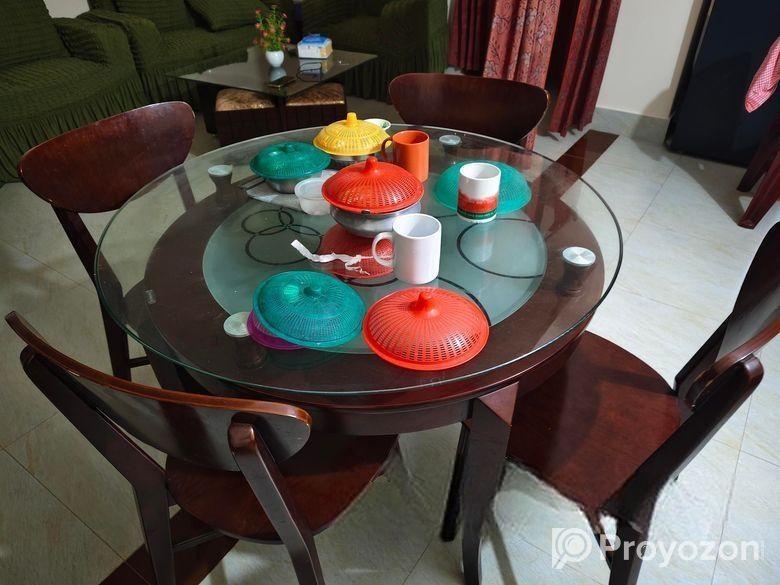 হাতিলের একটি ডাইনিং টেবিল ও ৪ টি চেয়ার বিক্রয় হইবে