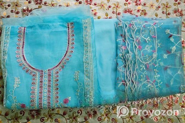 টিস্যু থ্রি পিস