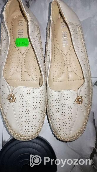 স্বল্প বাজেটে দামি জুতা