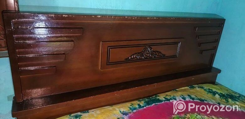মালয়েশিয়ান কাঠের খাট