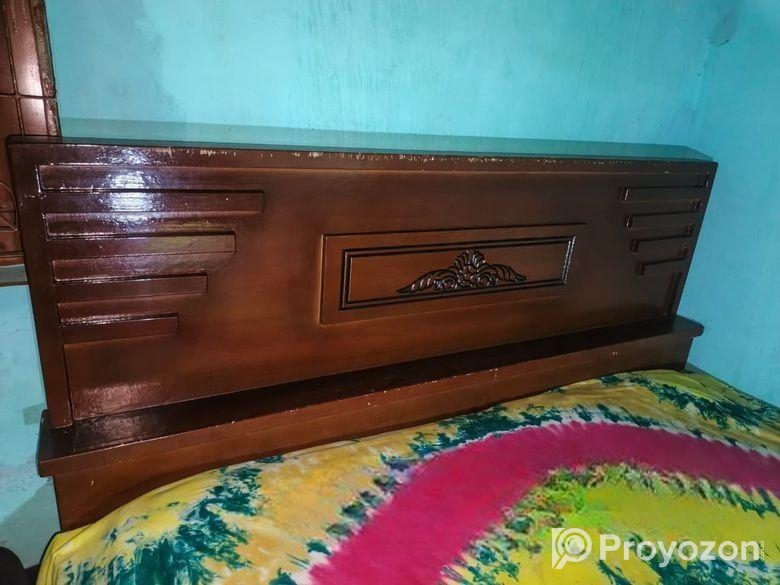 মালয়েশিয়ান কাঠের খাট