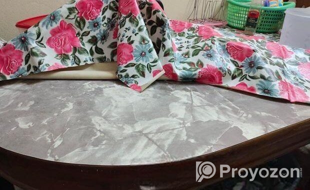 কাঠের ডাইনিং টেবিল ও চেয়ার
