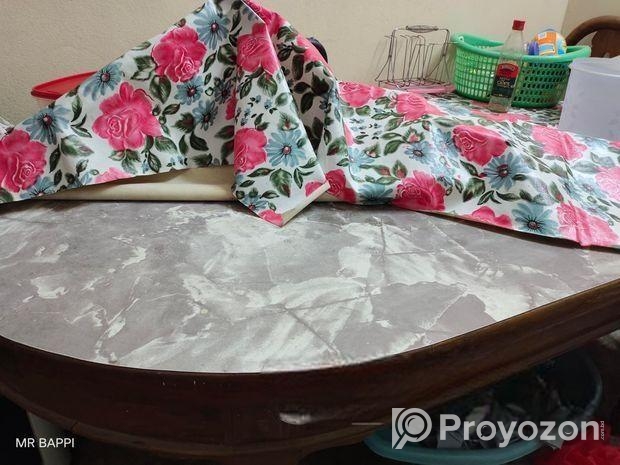 কাঠের ডাইনিং টেবিল ও চেয়ার
