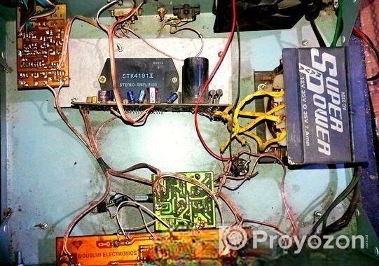 STK 4191 হেভি বেস্ এমপ্লিফায়ার দুইটি স্পিকার।
