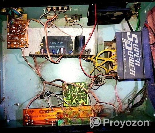 STK 4191 হেভি বেস্ এমপ্লিফায়ার দুইটি স্পিকার।