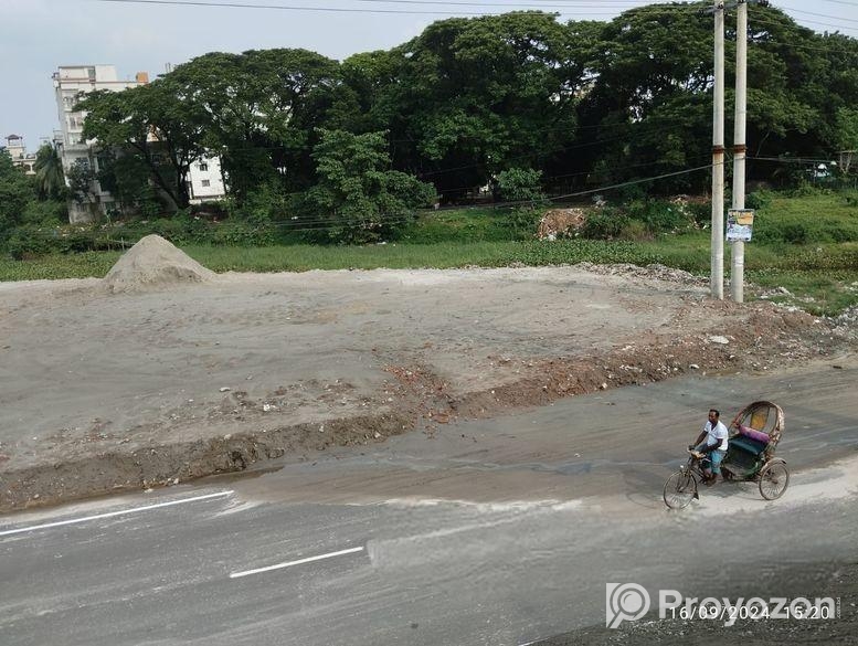 সাভারে হাইওয়ে রোড সংলগ্ন বাণিজ্যিক প্লট