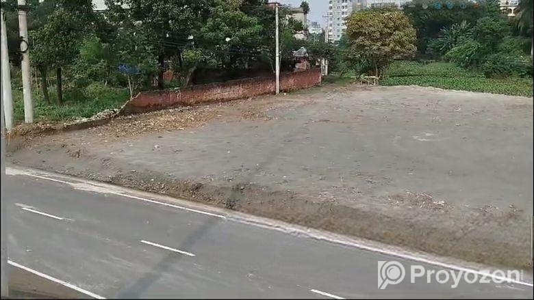 সাভারে হাইওয়ে রোড সংলগ্ন বাণিজ্যিক প্লট