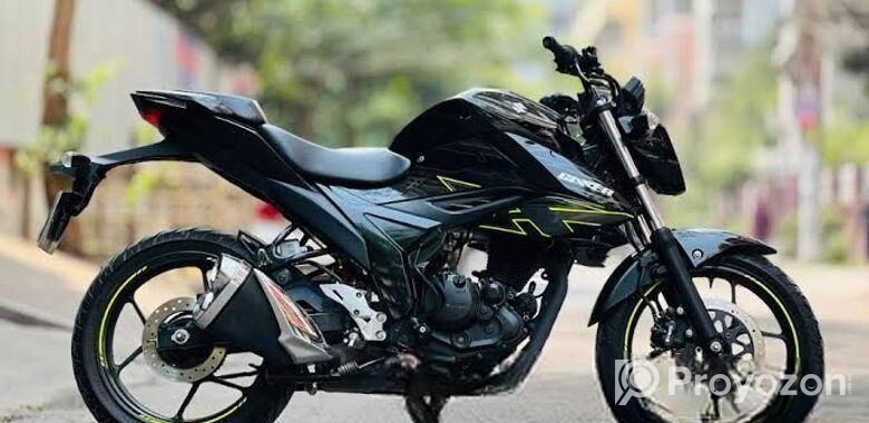 Suzuki Gixxer . 2025