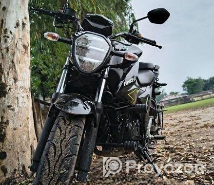 Suzuki Gixxer . 2025