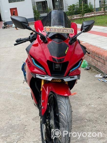 Yamaha R15 V4 . 2022