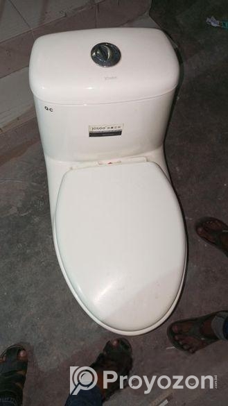 হাই কমোড এন্ড বেসিন স্টেন্ড