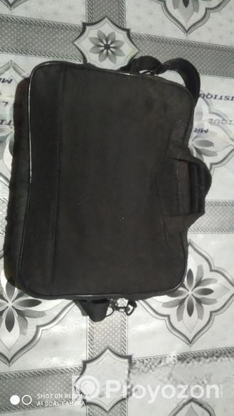 একটা ভারতীয় ব‍্যাগ বিক্রি করা হবে