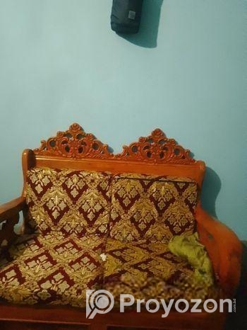 ৫ সিটের সোফা সেট বিক্রি হবে