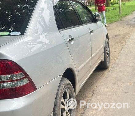 Toyota Corolla . 2003
