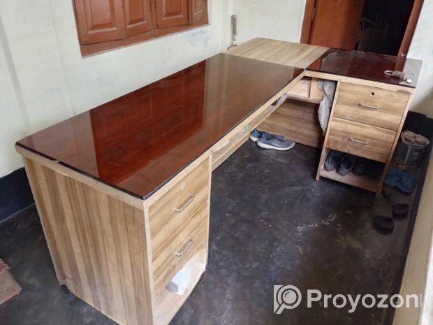 টেবিল বিক্রয় করা হবে