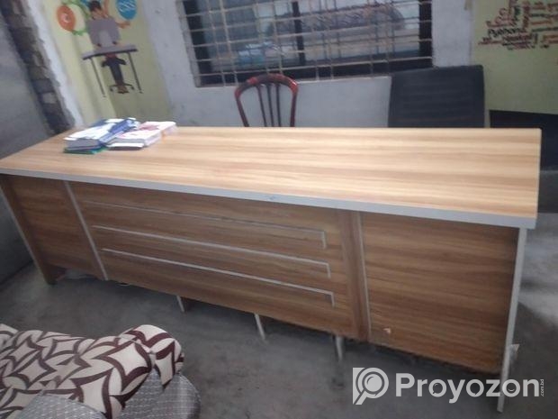 অফিসের এই রকম ২ টি বড় ডেক্স ইমারজেন্সি বিক্রি