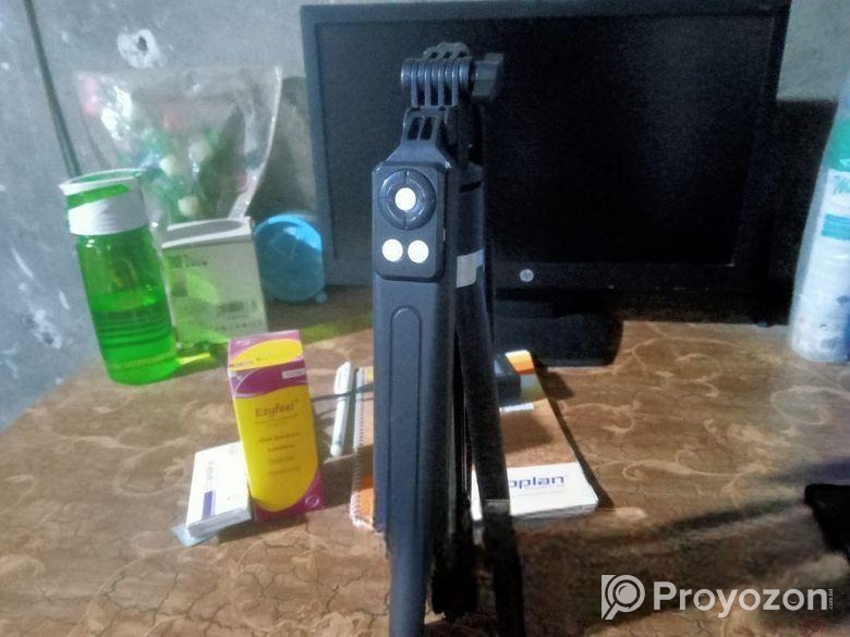 B16 long stable selfie stick