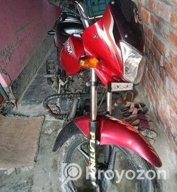 Bajaj Platina 100 . 2014