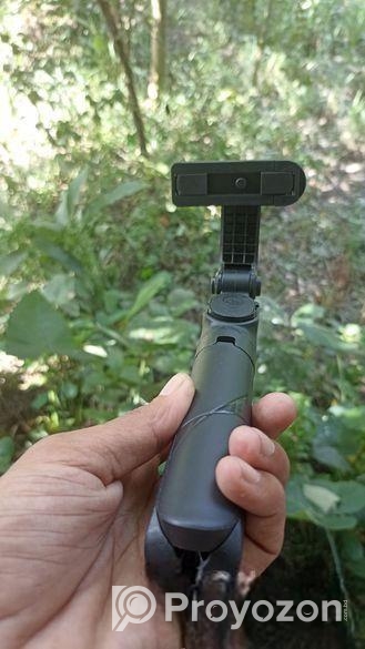 মাইক্রোফোন এবং ক্যামেরা স্ট্যান্ড