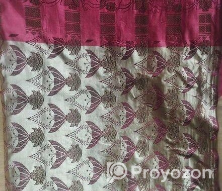 এটি একটি জামদানি শাড়ি