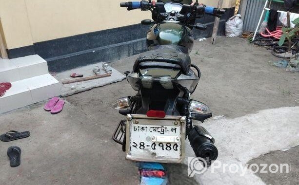 Bajaj Pulsar 150 . 2017